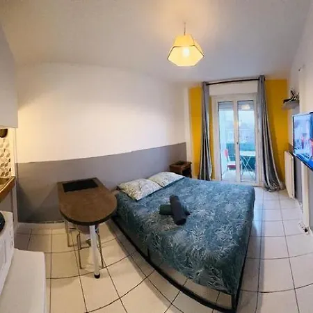 Ngoma Immobilier N45 Proche Gare Apartment *
